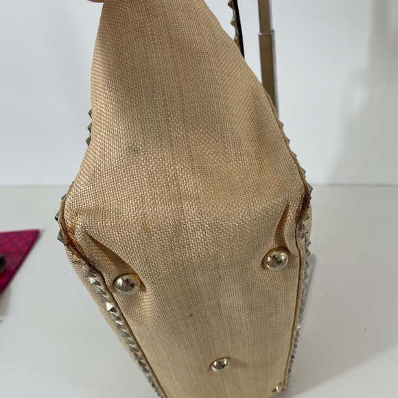 Valentino Garavani
Rockstud Medium Trapeze Tote Bag - Picture 6 of 14